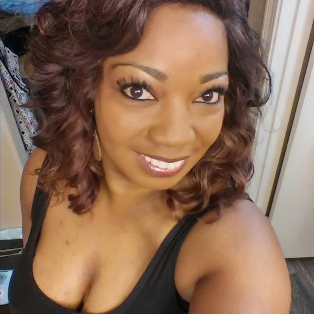 Meet your Posher, Alicia